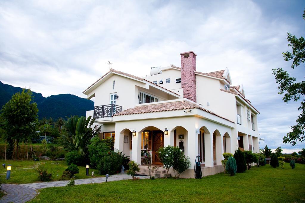 Coastline Azure B&B Donghe Exterior photo